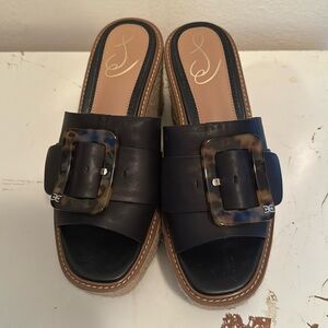 Like new black leather with buckle espridrile sandals